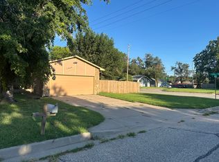 1404 N Smith Cir, Wichita, KS 67212