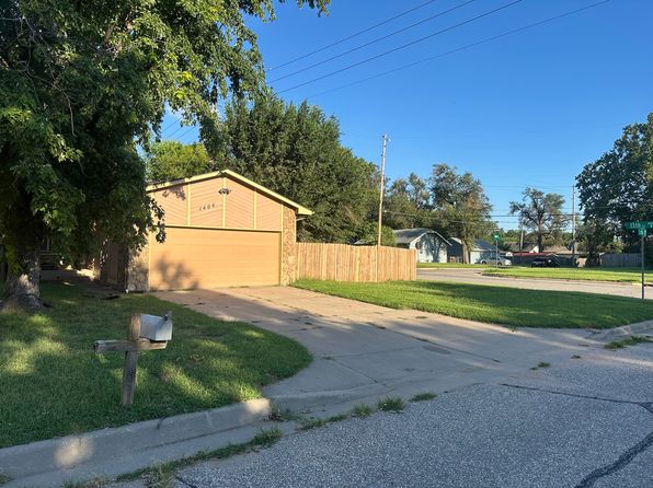 1404 N Smith Cir