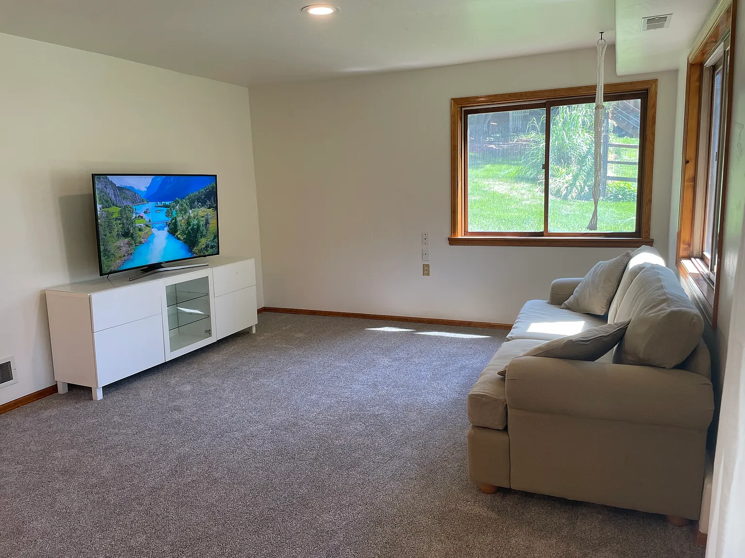 51 Rock Ledge Dr — Photo 4