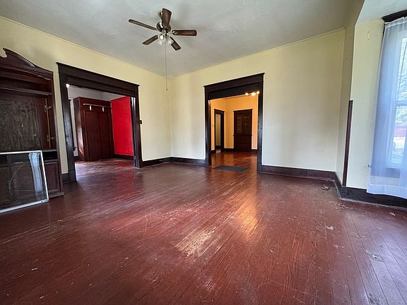 4th image of 1003 S 2nd St