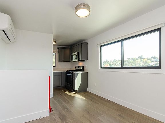 5th image of 2264 Duane St #9257760