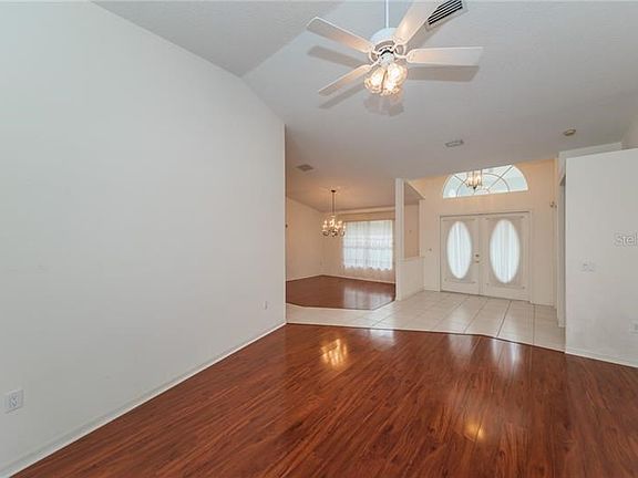 3rd image of 1498 E Lake Woodlands Pkwy