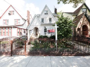 10921 201st St, Saint Albans, NY 11412