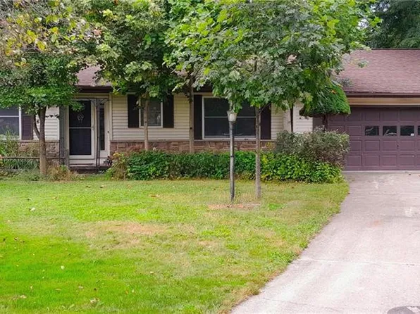 22 Tracy Ln, Fremont, OH 43420