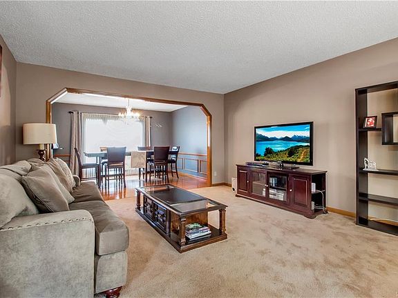 5th image of 1 Kate Land Ct