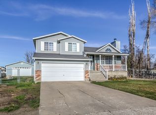 1569 N Willowbrook Dr, West Bountiful, UT 84087