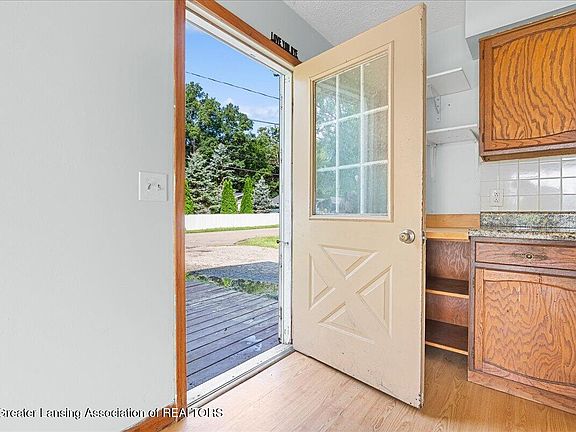 4th image of 15337 Rickard Ln