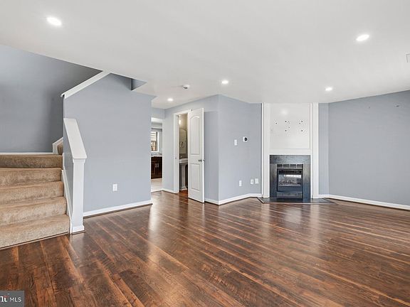4th image of 5100 Marlborough Pl