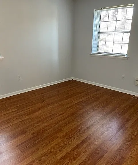 2409 Pond View Dr — Photo 3
