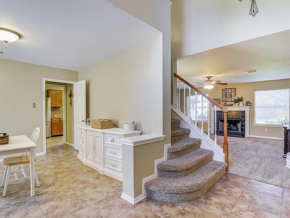 5th image of 207 Chariss Glen Dr