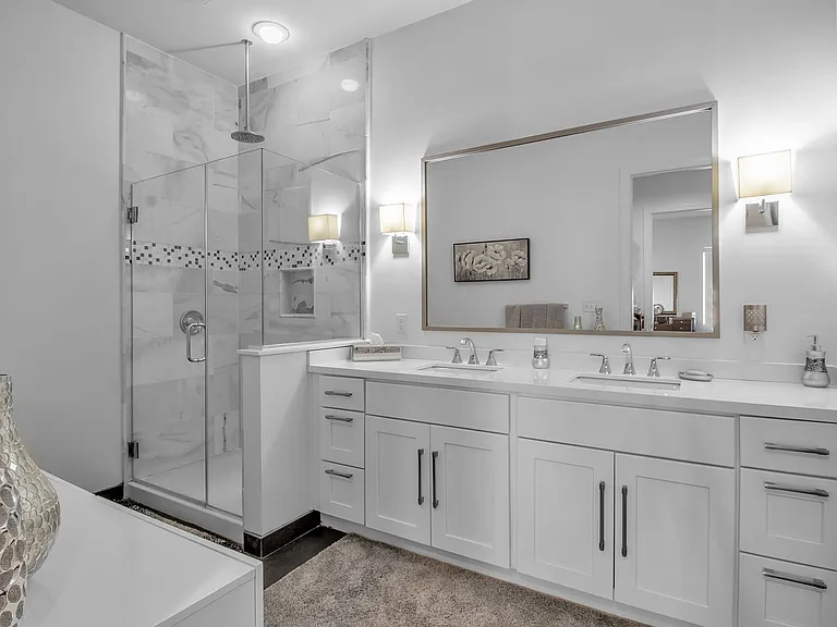 The Exchange Luxury Apartments — Photo 5