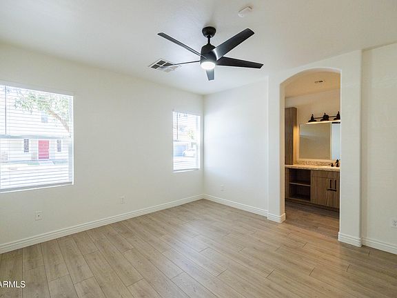 5th image of 2242 S BARRINGTON --