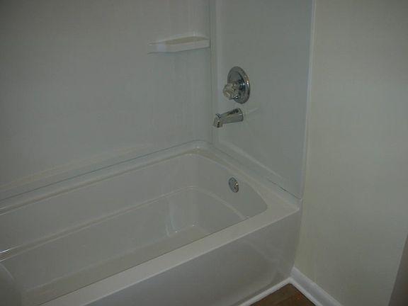 5th image of 1909 Elkhart Dr