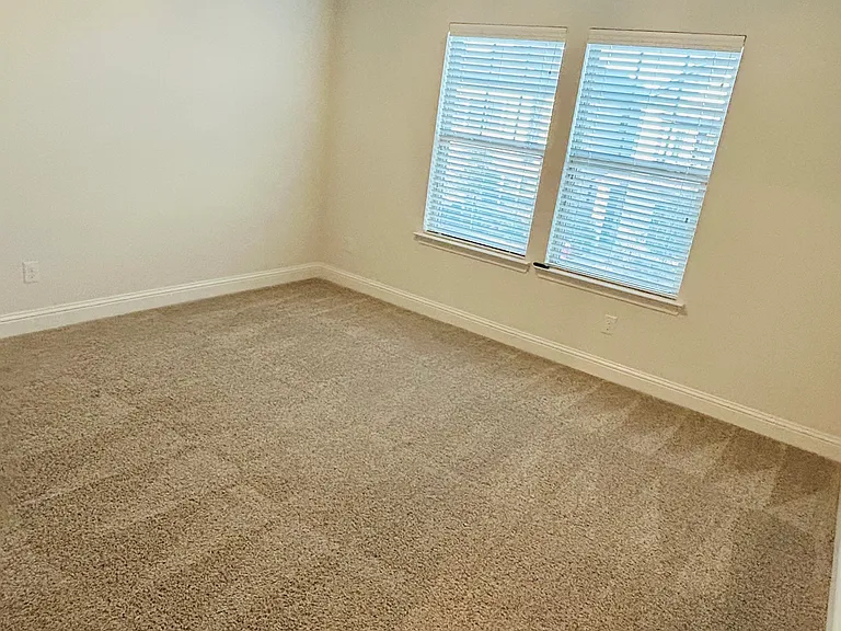 1045 Drew Ln — Photo 18