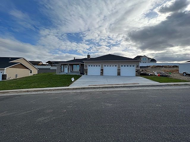 1st image of 1302 Heritage Hills Ln