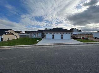 1302 Heritage Hills Ln, Selah, WA 98942