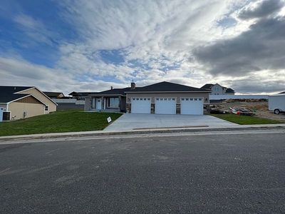 1302 Heritage Hills Ln, Selah, WA, 98942