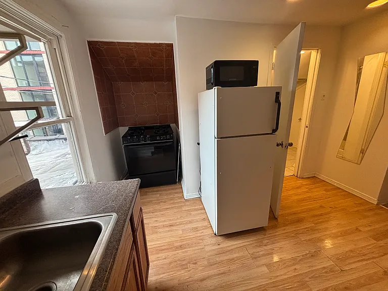 1116 W Grand Ave #3 — Photo 8