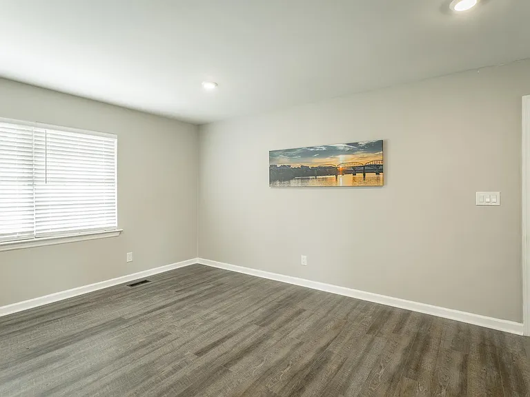 1403 Clearpoint Dr — Photo 15