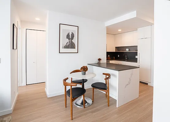 Rented by Greystar | media 20