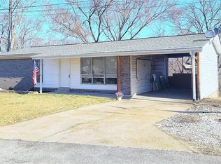 5909 Starlight Dr, High Ridge, MO 63049