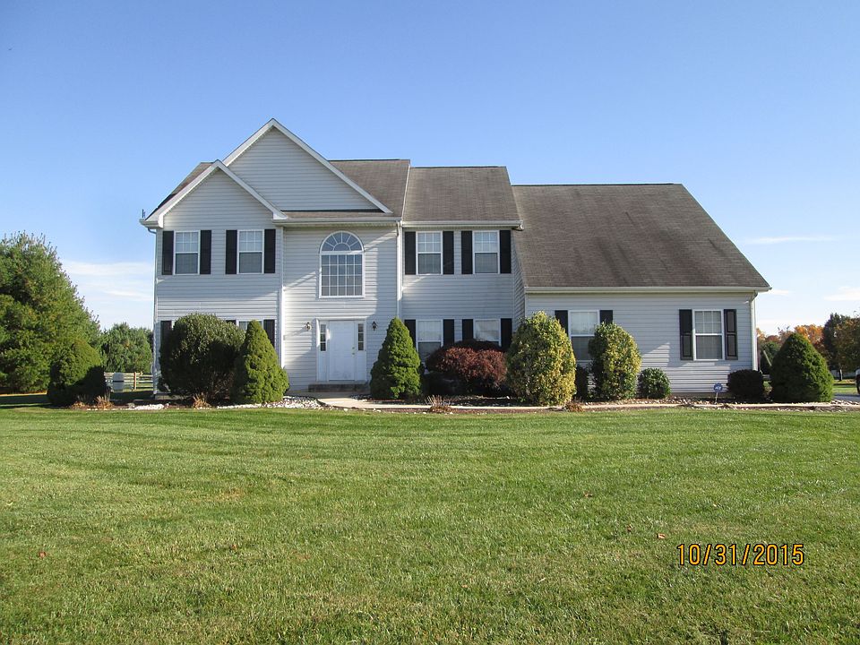 1st image of 202 Deerfield Dr