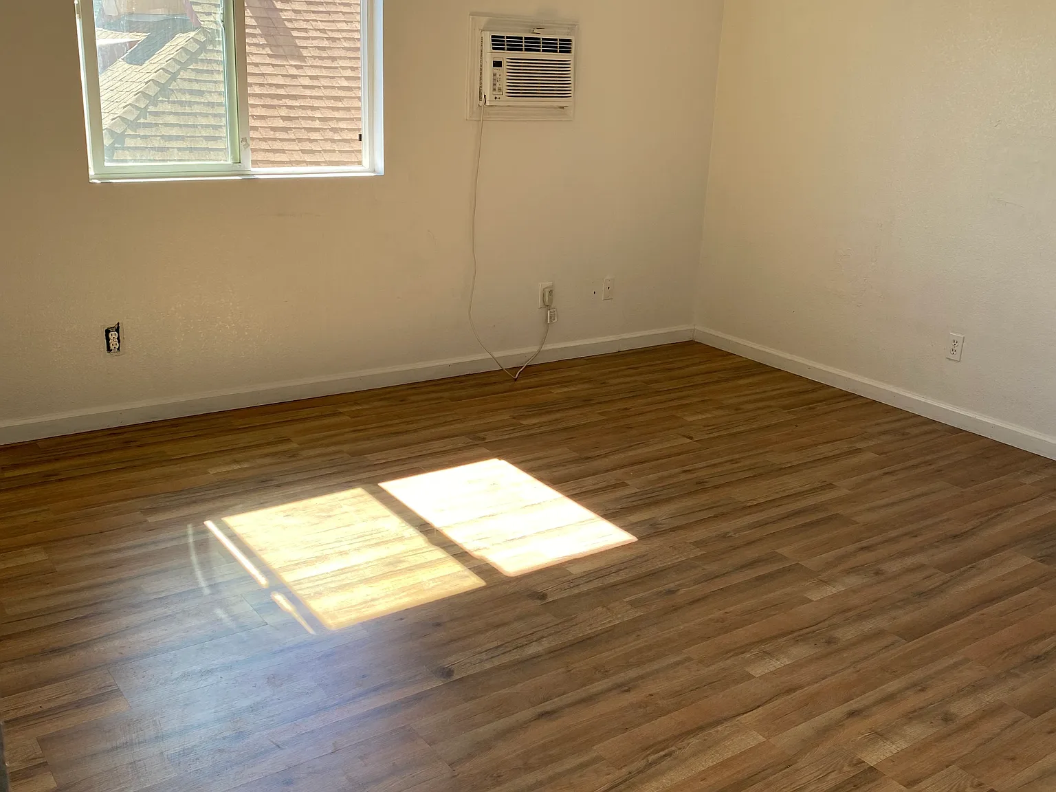 2 bed, $1,350 — Photo 2