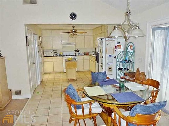 3rd image of 3181 Grand Central Dr