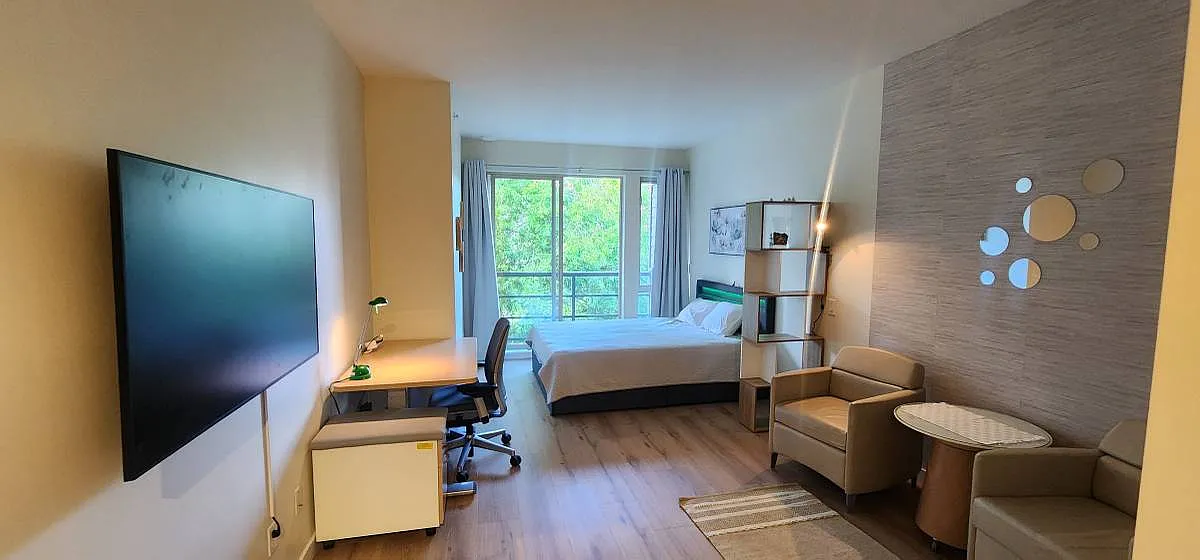 Studio, 410 sqft, $1,900 — Photo 1
