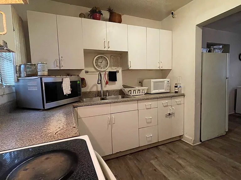 1131 Hubbard St SW — Photo 4