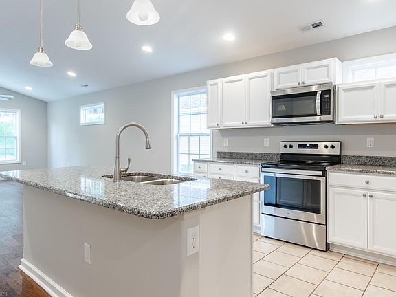 4th image of 119 Aaliyah Ln