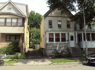 204 N Oraton Pkwy, East Orange, NJ 07017
