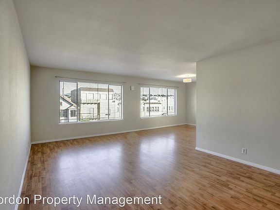 4th image of 1245 44th Ave