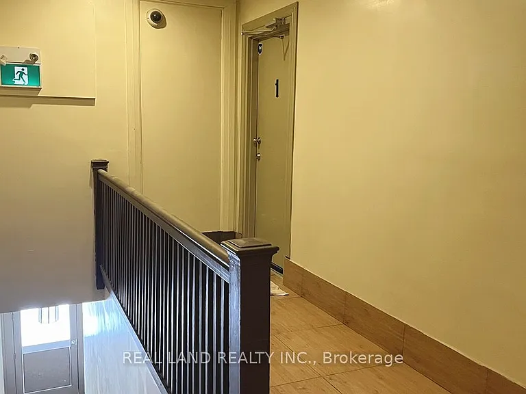 31 King St E #1 — Photo 15