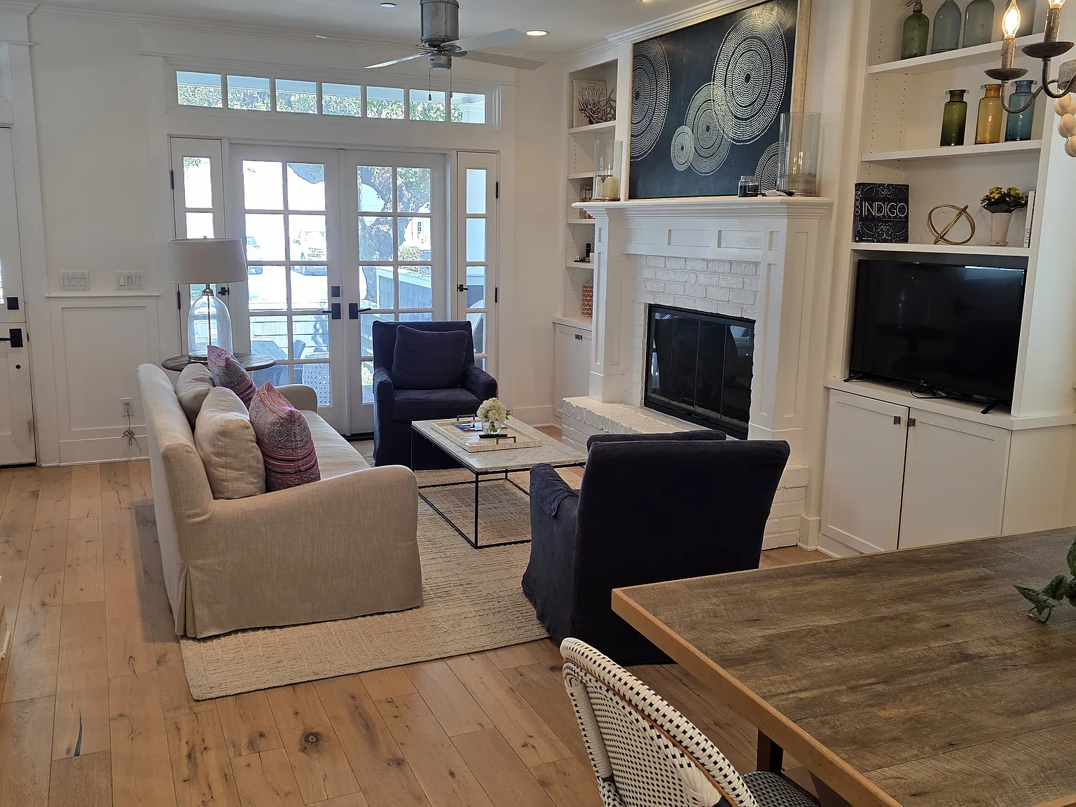 4 bed, 4.5 bath, 2200 sqft, $9,500 — Photo 3