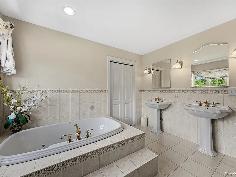 20 Goshen Rd — Photo 30