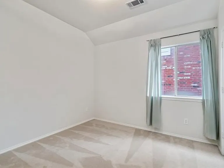 913 Soccer Dr — Photo 12