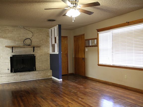 2nd image of 320 W Plains Ave