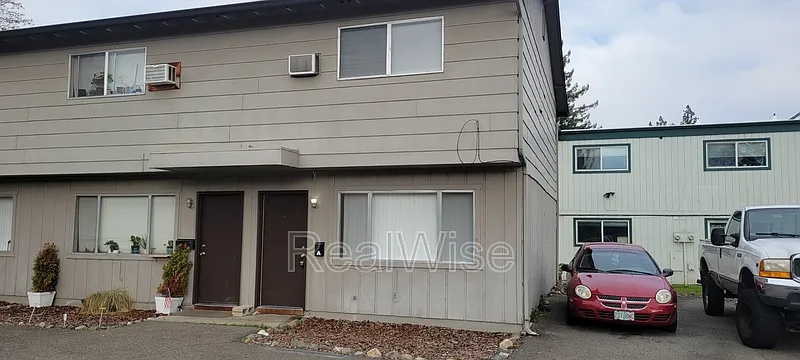 2 bed, 1.5 bath, 1000 sqft, $1,175 — Photo 2