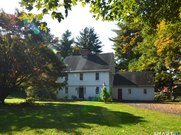 11 Judson Avenue, Woodbury, CT 06798