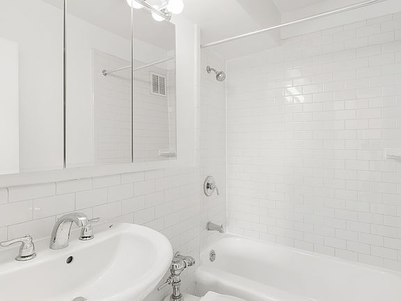 5th image of 2300 5th Ave APT 5N