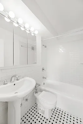 Rented by REAL New York | media 8