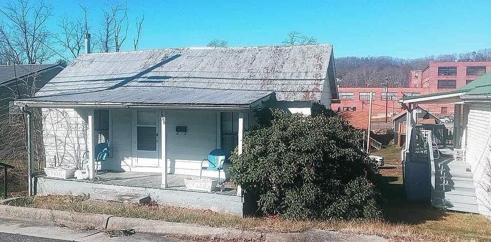 2nd image of 1260 W Spring St