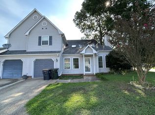 101 White Ridge Ln, Yorktown, VA 23693