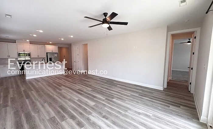 108 Jude Ln — Photo 4
