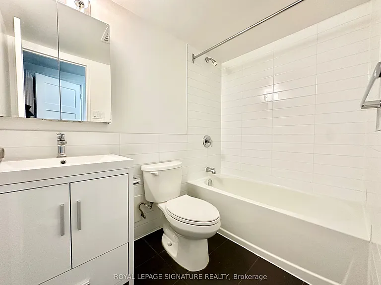 33 Isabella St #1413 — Photo 5