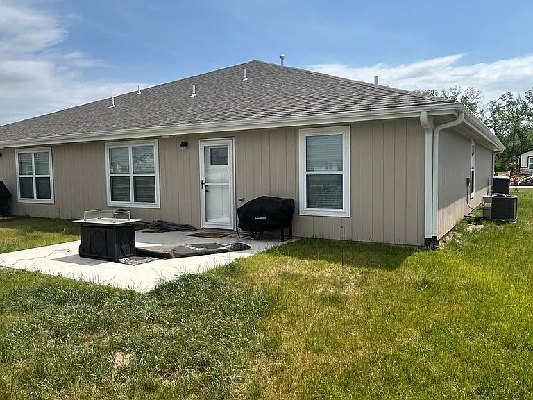 4654 Pierce Dr — Photo 12