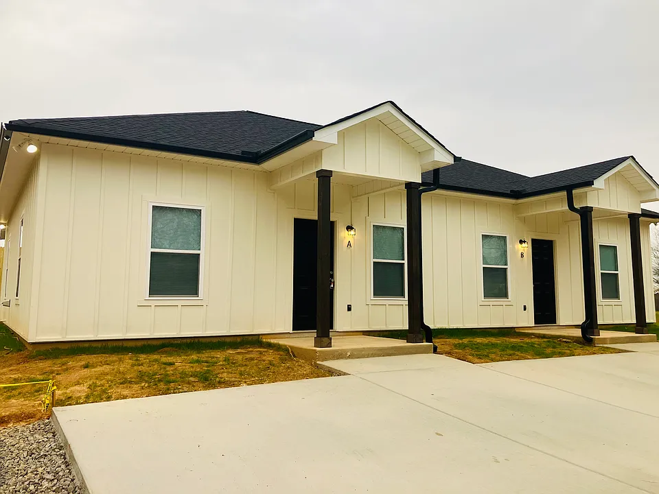 2172 County Road 1169
