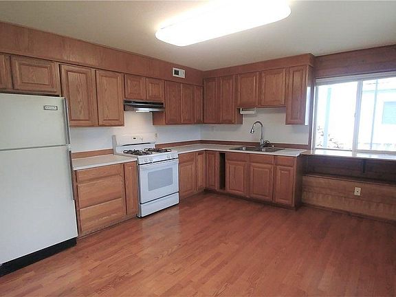 2nd image of 293 Camaloch Dr