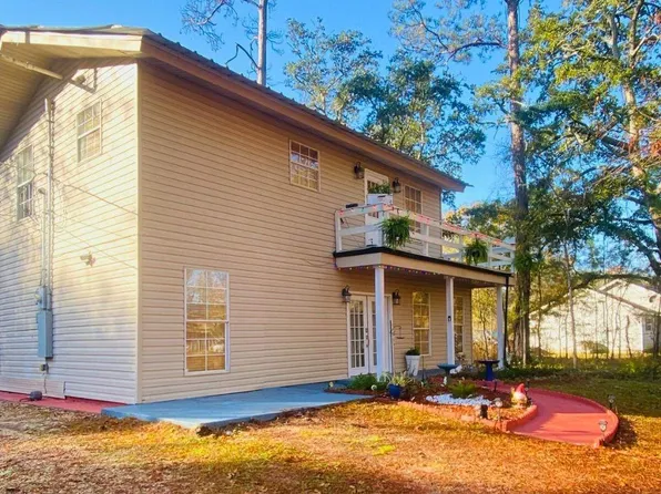 9 Adrienne St, Madisonville, LA 70447